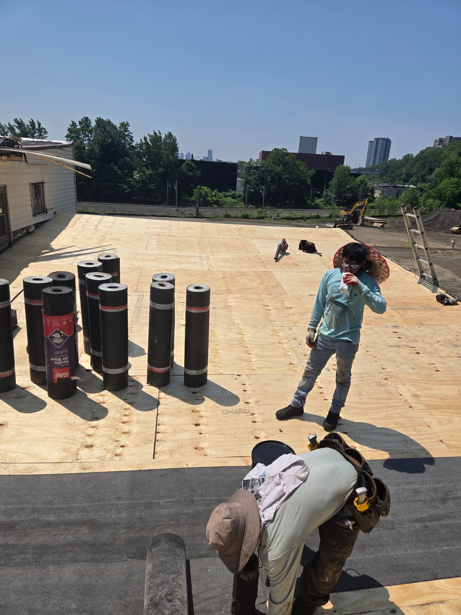 Understanding Roofing Warranties: Manufacturer vs Workmanship